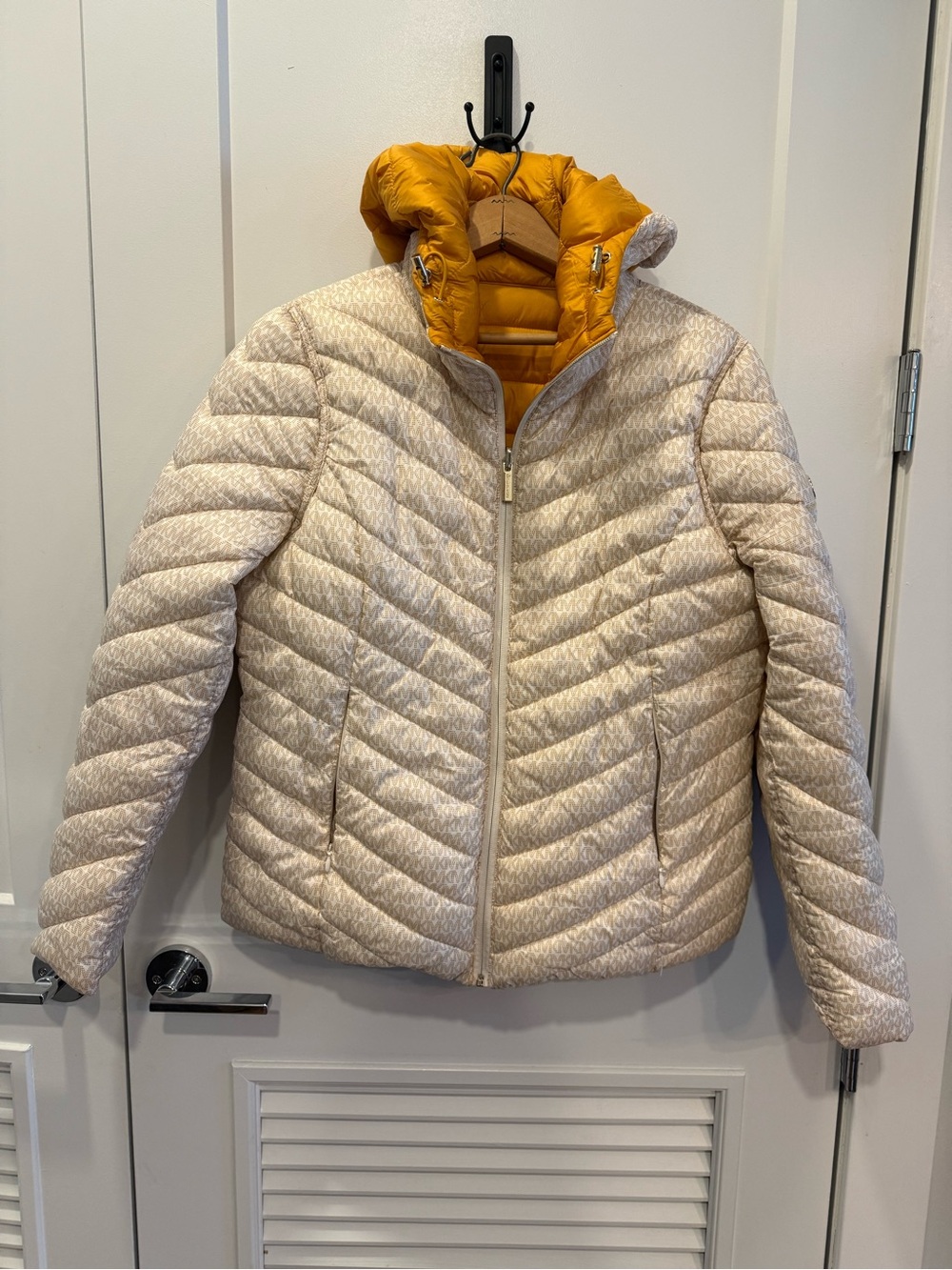 Michael Kors (M) reversible/packable puffer jacket, monogram, gold/orange
